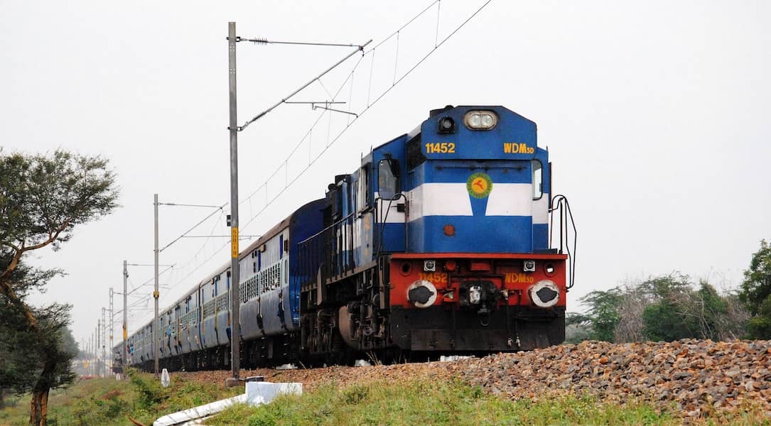 How to Book Ticket Using the IRCTC Mobile | Train Ticket Booking On Phone - techinfoBiT