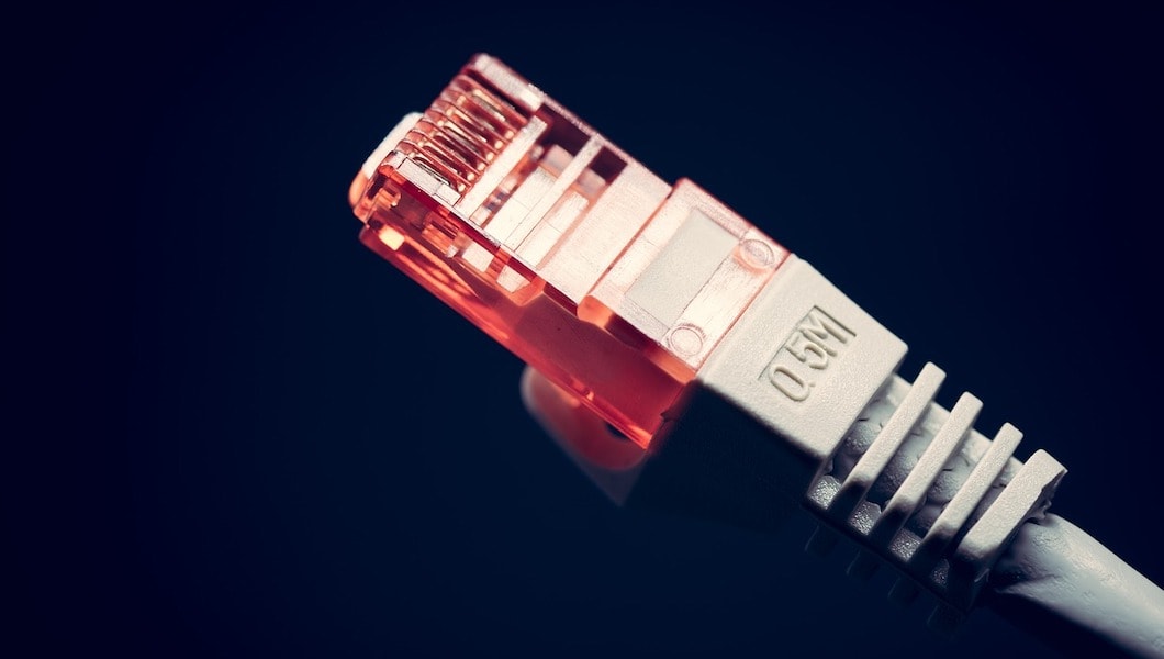 How to Share Wireless Internet Connection on LAN Using Ethernet Crossover Cable - techinfoBiT