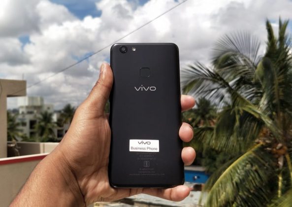 Review Vivo V7 Plus - A Less-bezels Phone with 24 MP Selfie Camera ...