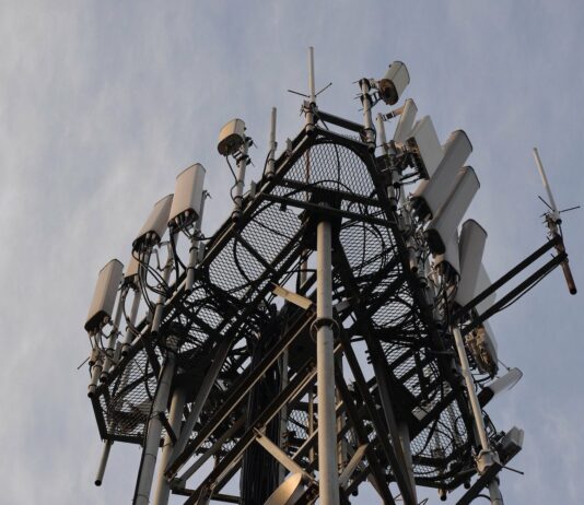 Ericsson Expands Vi's Network Capabilities in India with Major 4G and 5G Deals-techinfoBiT