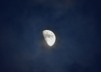 The Only Moon of Planet Earth is Shrinking? Exploring Its Impact on Lunar Exploration-techinfoBIT